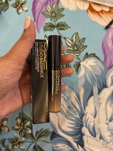 MAC Studio Radiance Concealer NC 35