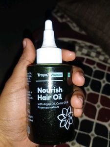 Traya Nourish Hair Oil bottle