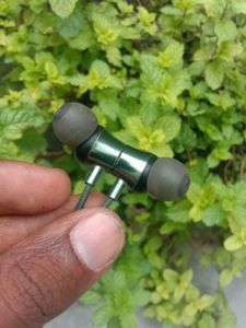 Wireless Neckband Earphone (Micro-USB Charging)
