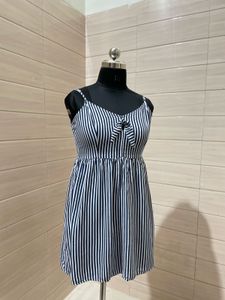 H&amp;M Pintresty Striped Tie-Front Dress