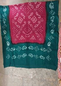 Red &amp; Green Bandhani Dupatta