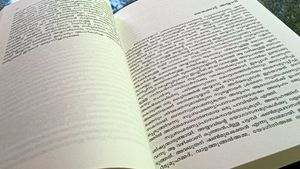 Sree Narayan Guru By Kottukoyikkal Velayudhan