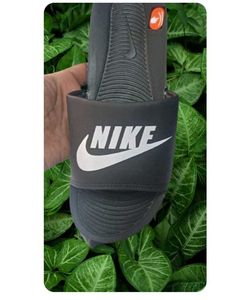 ORIGNAL NIKE SLIPPERS