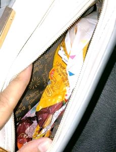 ✅ PREMIUM QUALITY BRAND NEW SLING BAG  ✅