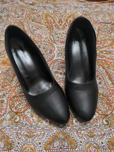 Denill Black Heels