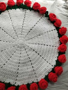 Viral Crocheted Rose Blanket