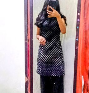 Black Short Sleeve Comfy Midi Dress ♠️