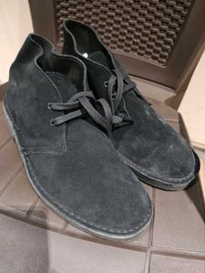 brand new Clarks orginal boots Stylish minor damag