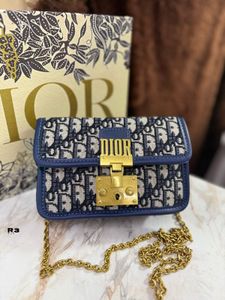 Dior Clutch ( HOT PICK )