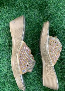 New Comfortable Golden Stone Sandals