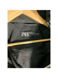 Zara puffer black hooded jacket