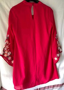 Floral Embroidered Kurta From Sassafras | XL