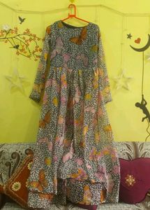 Beautiful Printed Slit Gown🦋