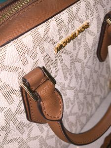 Michael Kors Vanilla &amp; Acorn Marilyn Logo Med Satc