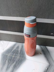 NEW CELLO WATER BOTTLE SET OF 4