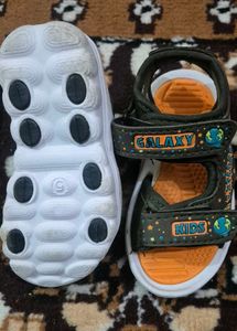 Almost new Kids infant Sandals in size 5