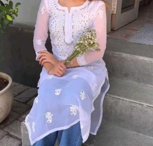 Now Chikankari kurti ⚪️