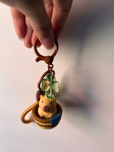 Chill Capybara Keychain 🤎