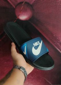 1 Pair Slippers
