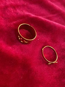 Stylish golden ring