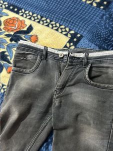 Jeans For Men And Women (New Condition)