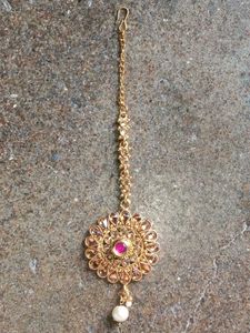 Gold Tone Necklace