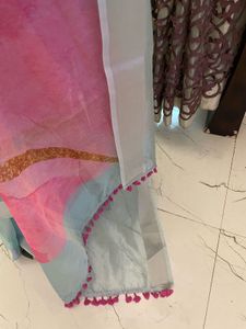 Elegant Floral Saree(blouse not included)