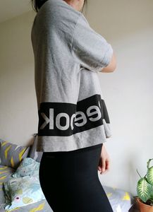 Reebok Logo Printed Cropped Tshirt (Medium)