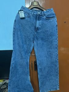 Trendy Flare Leg Jeans