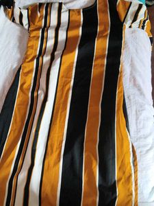 A normal fancy tops for jeans or leggings