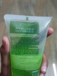 Simple Refreshing Facial Wash