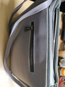 Cute La Carry Handbag