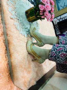 Gold Party Wear Heals