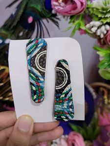 HAIR CLIPS