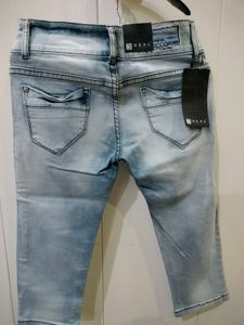 Denim Blue Printed Capri Pants
