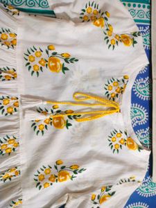 Women White-Yellow Floral Empire Tunic top