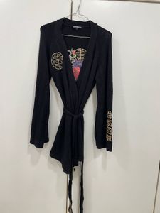 🔥Own This Stunning Black &amp; Gold Pullover🔥