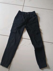 girls Black Cargo Pants