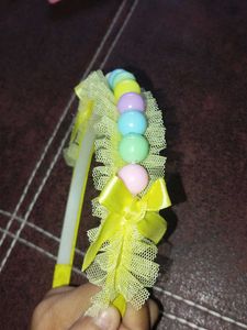 A Combo Of 2 Beautiful Hairbands