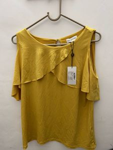 Tagged Cover STORY Cold Shoulder Regular Fit To