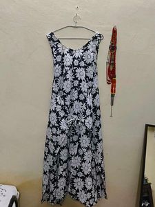 Dress With Slit In Middle