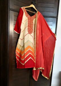 Women Red Thread Embroidered Cotton Suit Set