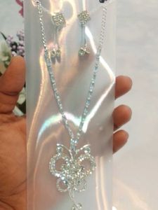 Crystal Chain With Earings