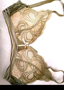 Lace Detail pad