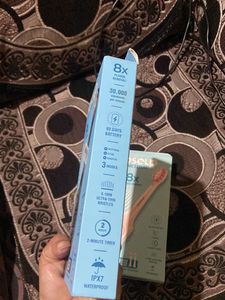 Closeup Sonic Expert Toothbrush