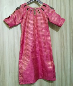 Unused New Stiched Kurta (Women's)