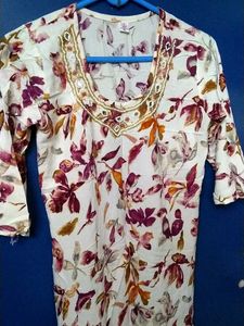 Kurta Handwork Of Kardana Neck &amp; Floral Design