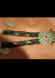 Elegant Kundan Necklace &amp; Earring Set