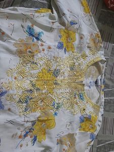 Pretty Above Knee Length Kurti