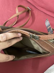 Baggit sling Bag